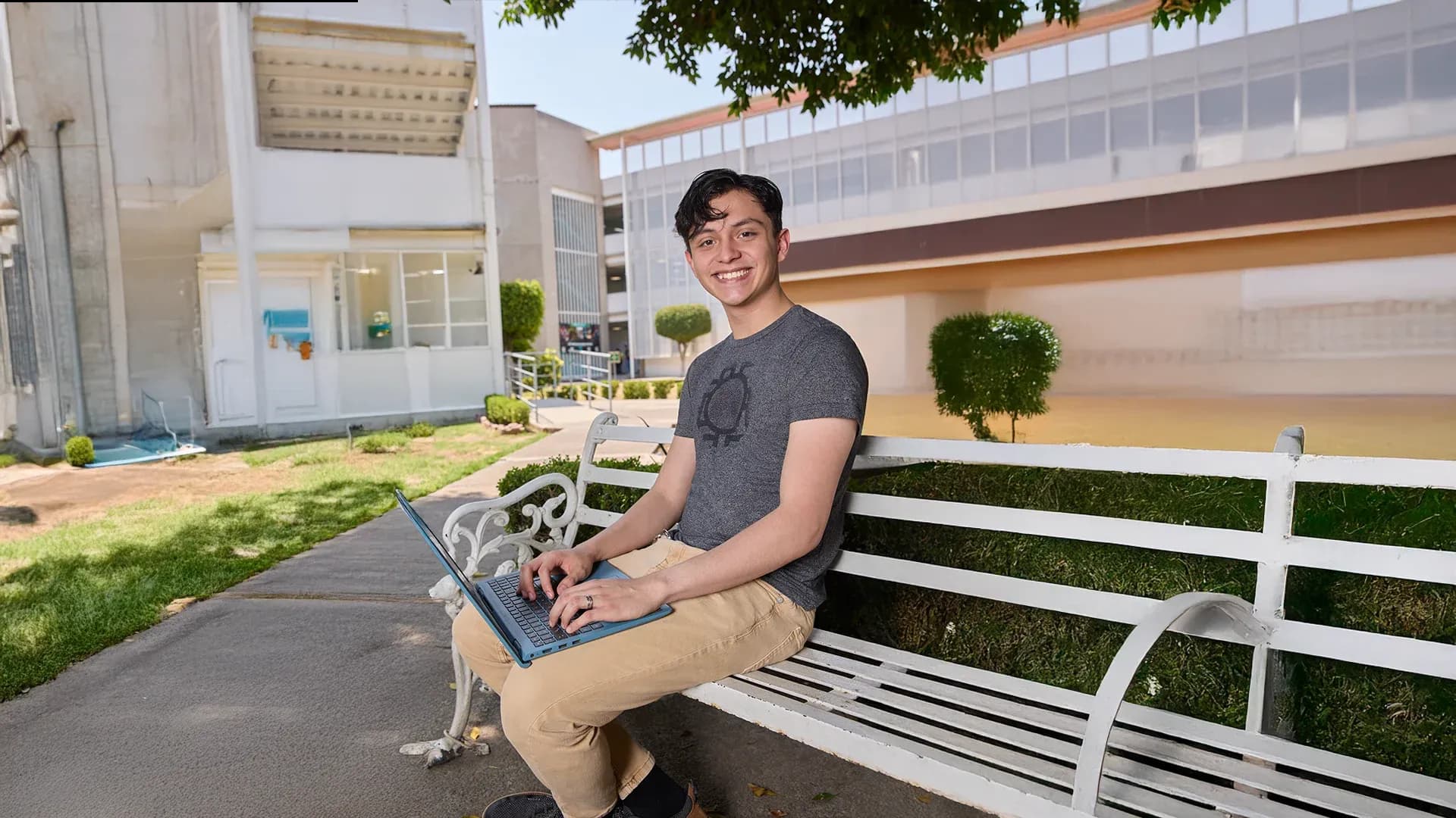 Licenciatura en Administración de Negocios de Comunicación y Entretenimiento