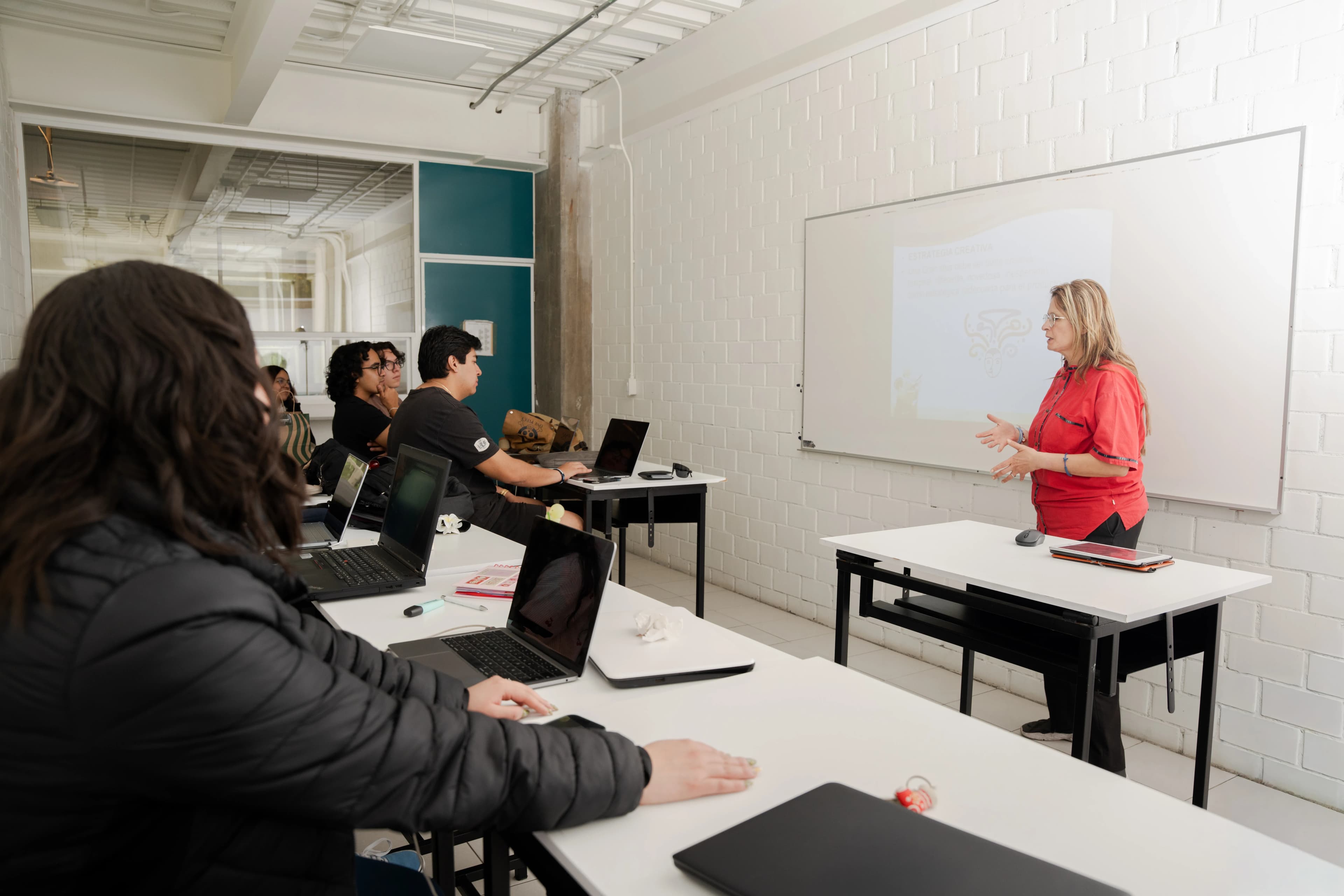Logra tus metas académicas sin poner en pausa tu vida